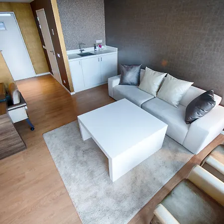 Leonardo Royal Promenade 4* Hága
