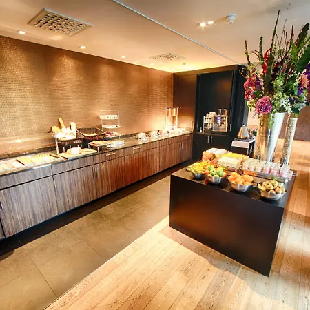 Hotel Leonardo Royal Promenade 4*