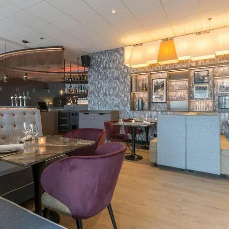 Hotel Leonardo Royal Promenade 4*