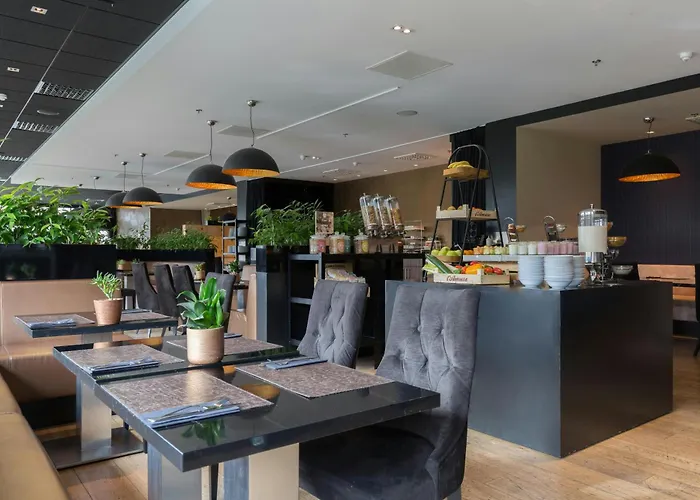 Hotel Leonardo Royal Promenade 4*