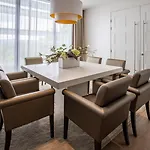 Hotel Leonardo Royal Promenade 4*