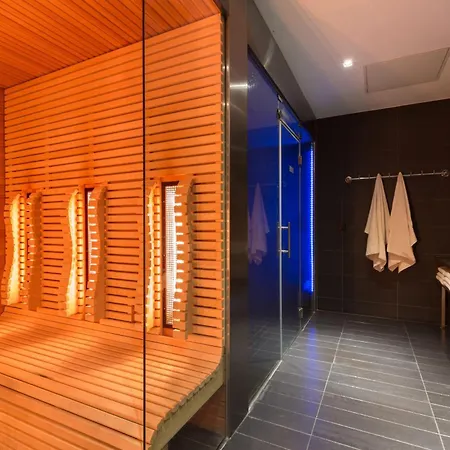 Hotel Leonardo Royal Promenade 4*