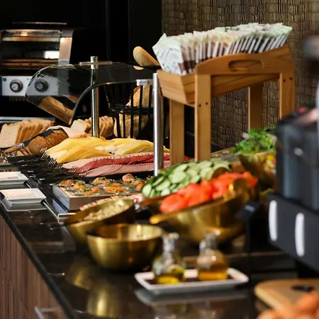 Leonardo Royal Promenade Hotel 4*