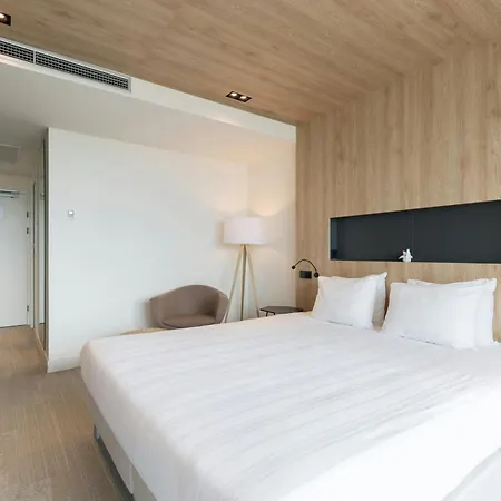 Hotel Leonardo Royal Promenade 4*