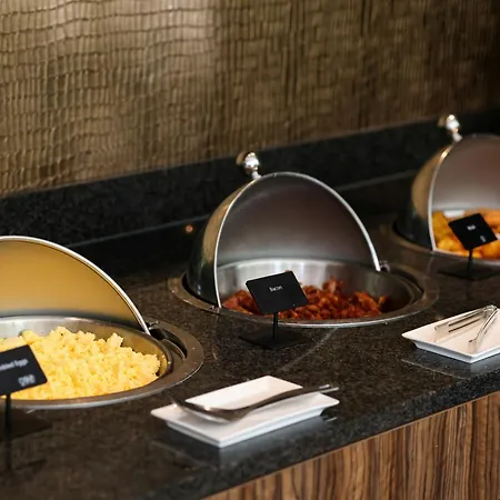 Leonardo Royal Promenade Hotel 4*