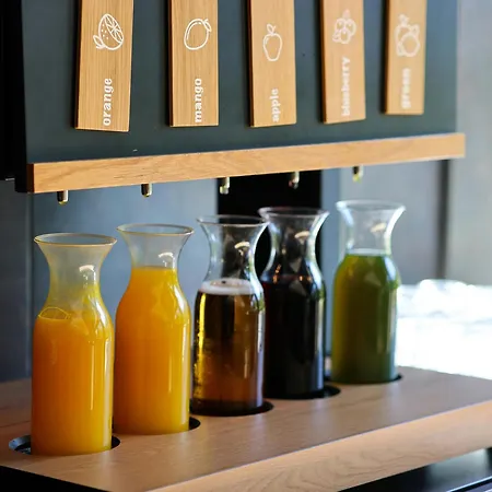 Hotel Leonardo Royal Promenade 4*