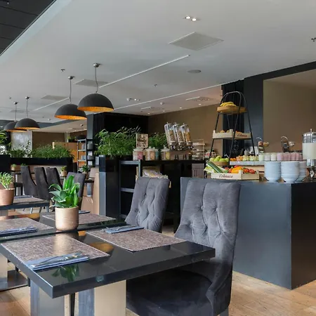 Hotel Leonardo Royal Promenade 4*