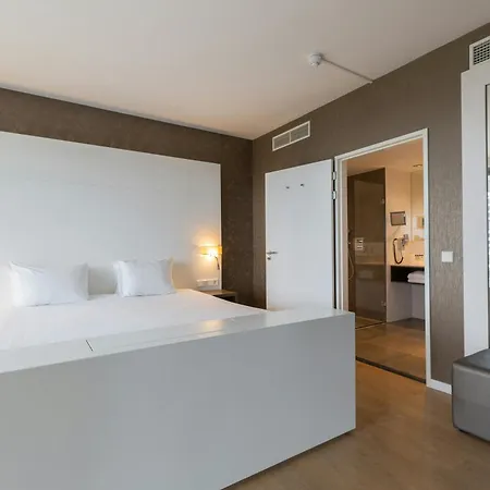 Leonardo Royal Promenade Hotel 4*
