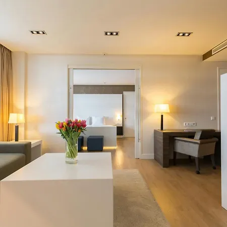 Szálloda Leonardo Royal Promenade 4*