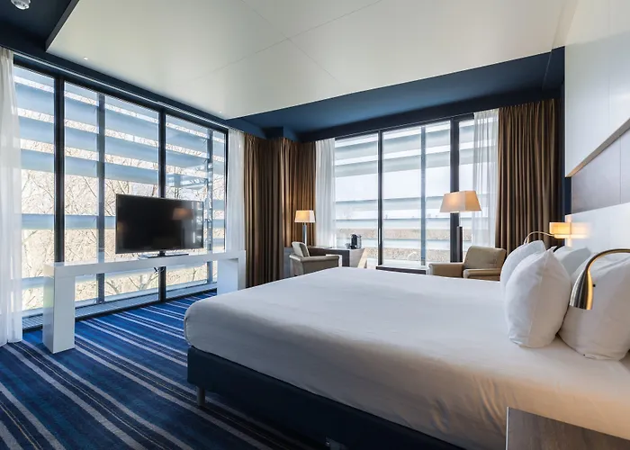 Leonardo Royal Promenade 4*