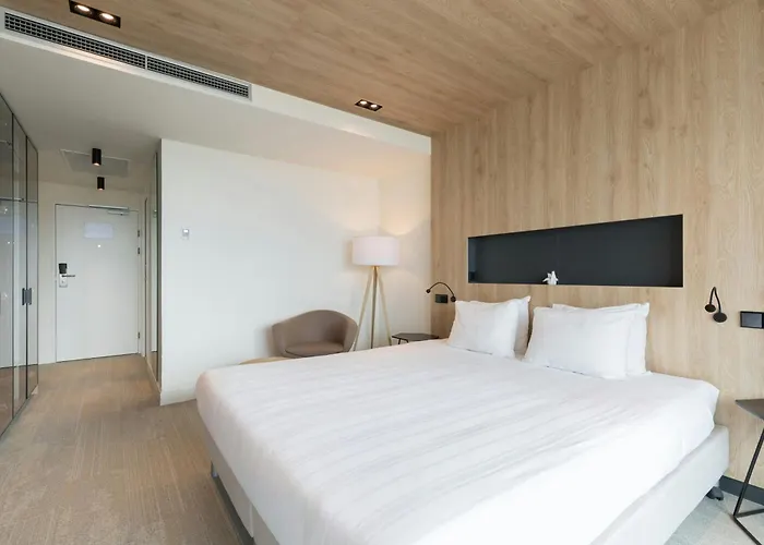 Otel Leonardo Royal Promenade 4*