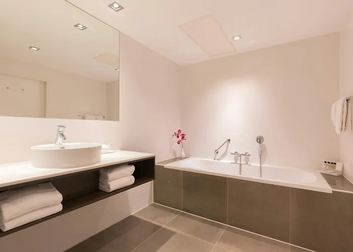 Hotel Leonardo Royal Promenade 4*