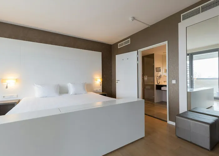 Leonardo Royal Promenade Hotel 4*