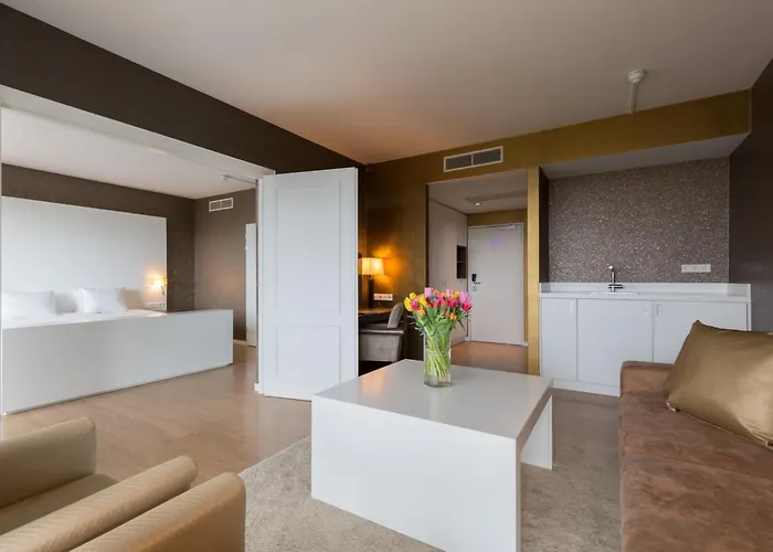 Leonardo Royal Promenade Hotel