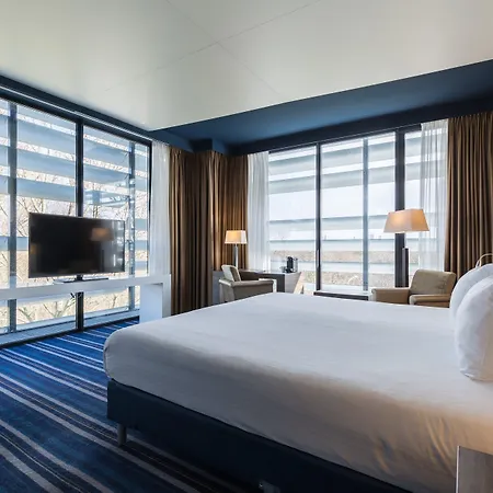 Leonardo Royal Promenade 4*