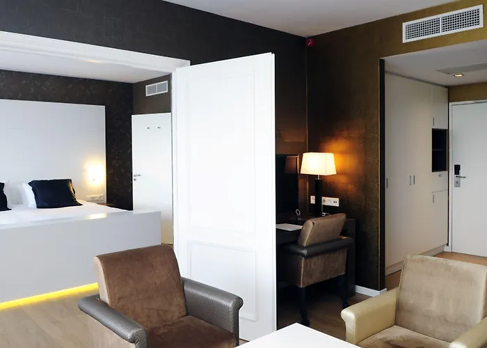 Otel Leonardo Royal Promenade Lahey